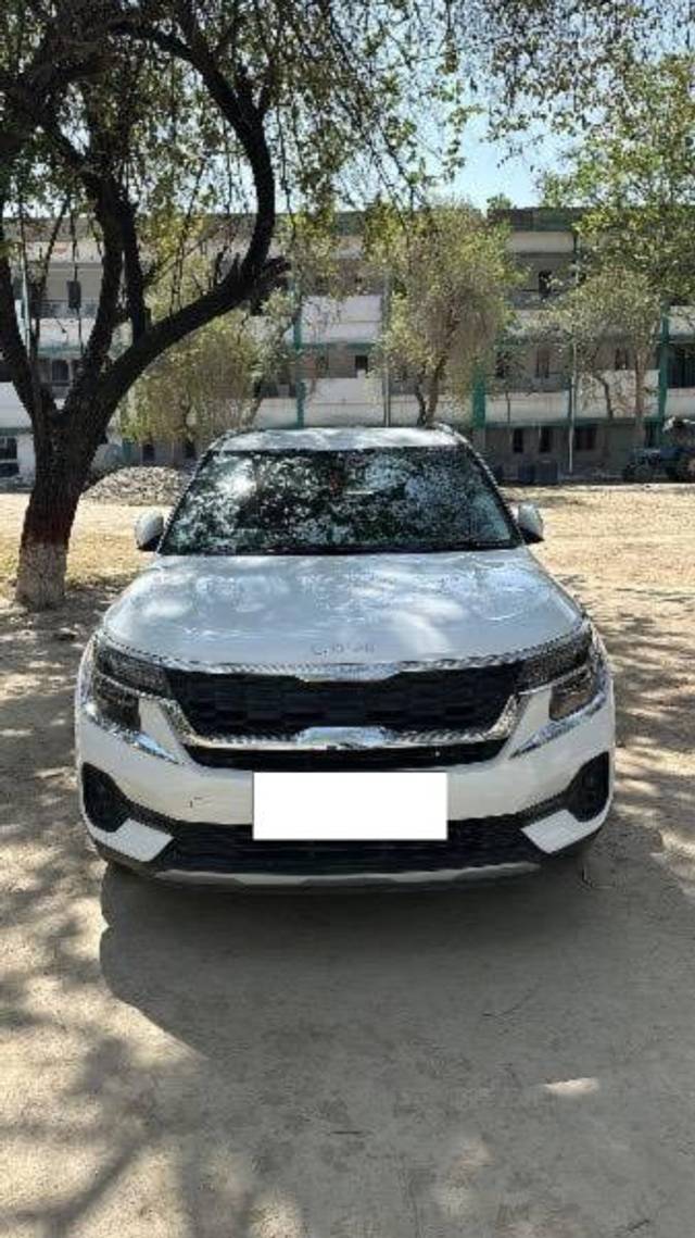 https://images10.gaadi.com/usedcar_image/4139071/original/processed_23f5c58e-9221-4ac2-a84a-d35c192a2cb1.jpg?imwidth=6400