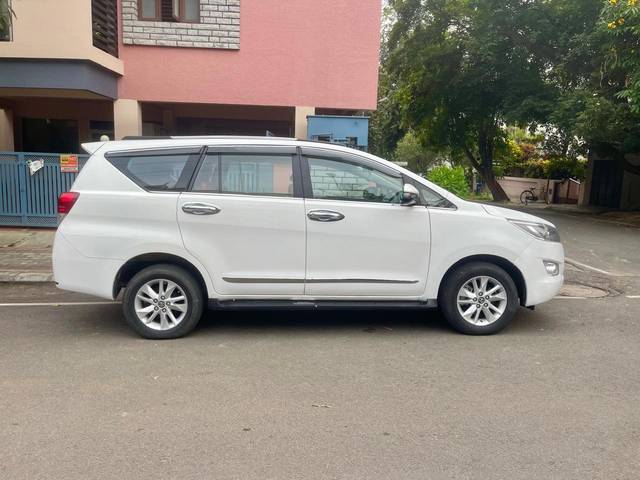 https://images10.gaadi.com/usedcar_image/4139335/original/2186213129aa9e0e4ae09bfbf23f4027.jpeg?imwidth=6402