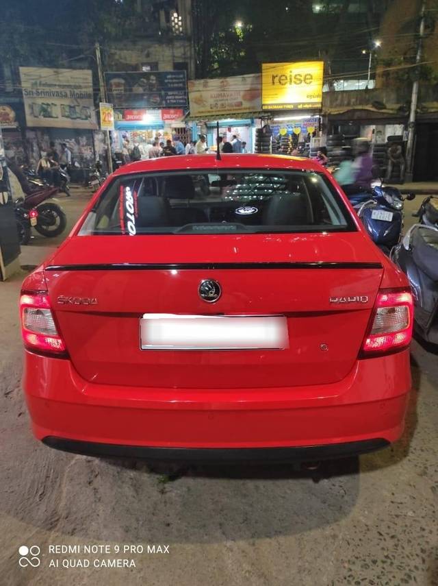 https://images10.gaadi.com/usedcar_image/4139428/original/processed_4314598de0d0d88850d94dbd53c43a8f.jpg?imwidth=6401