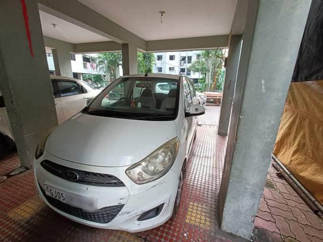 https://images10.gaadi.com/usedcar_image/4139517/original/processed_9da43203-33dc-4adc-9e33-a9128b08b280.jpg?imwidth=6400