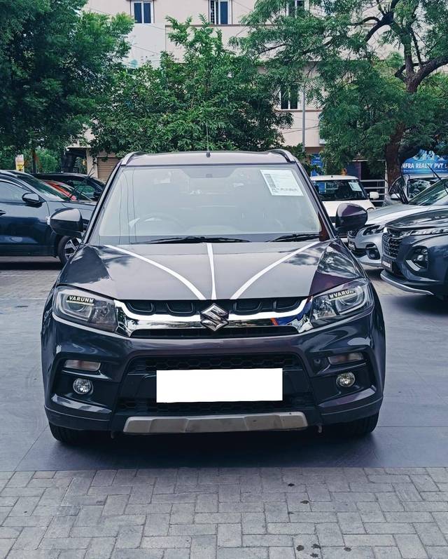 https://images10.gaadi.com/usedcar_image/4139523/original/processed_46fb62a0e30f2a1c0ceda0a3434b7669.jpg?imwidth=6402