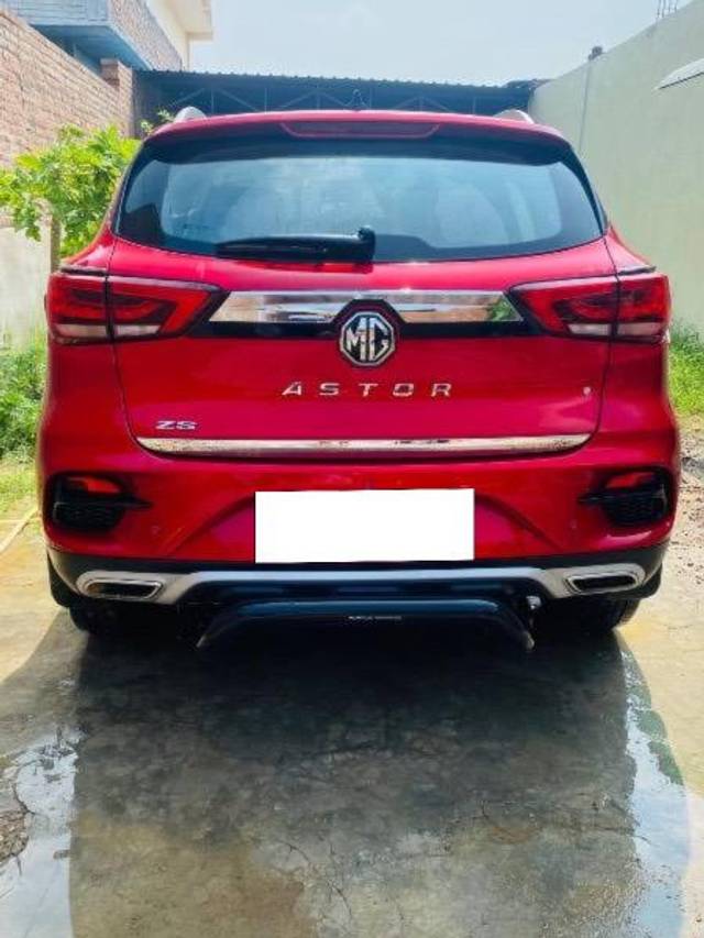 https://images10.gaadi.com/usedcar_image/4139585/original/processed_cd7c8caa-7110-40cc-945d-1e6e32ad2ae4.jpeg?imwidth=6401