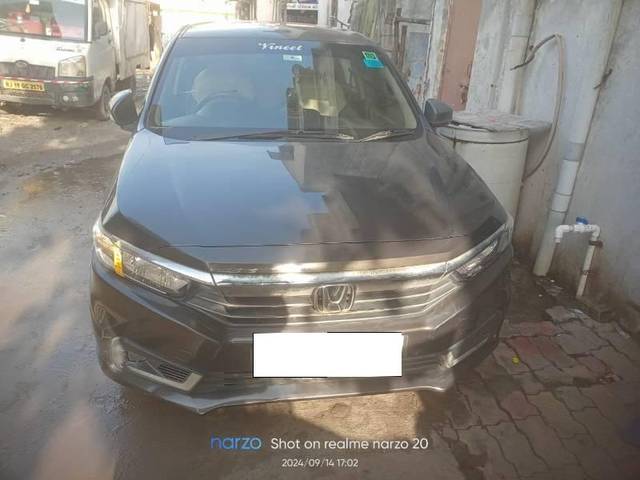 https://images10.gaadi.com/usedcar_image/4139632/original/processed_9631e5b6-4355-468e-a2bd-96864d9c6767.jpg?imwidth=6400