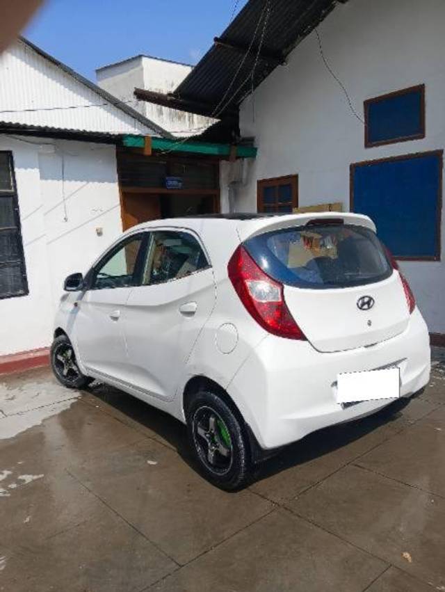 https://images10.gaadi.com/usedcar_image/4139673/original/processed_f89b0a92-4f39-48eb-a33e-1d7b8b37ef00.jpg?imwidth=6401