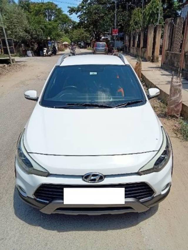 https://images10.gaadi.com/usedcar_image/4139687/original/processed_90727134-691c-4dcc-afae-57126f0a257c.jpg?imwidth=6400