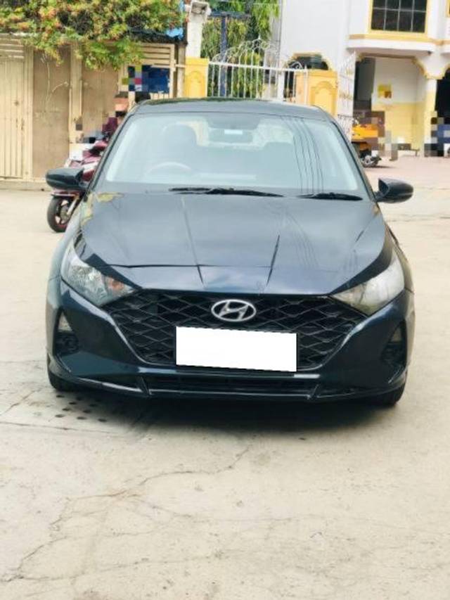 https://images10.gaadi.com/usedcar_image/4139692/original/processed_7e031e80-7f3e-4805-97e7-536237b11572.jpeg?imwidth=6400