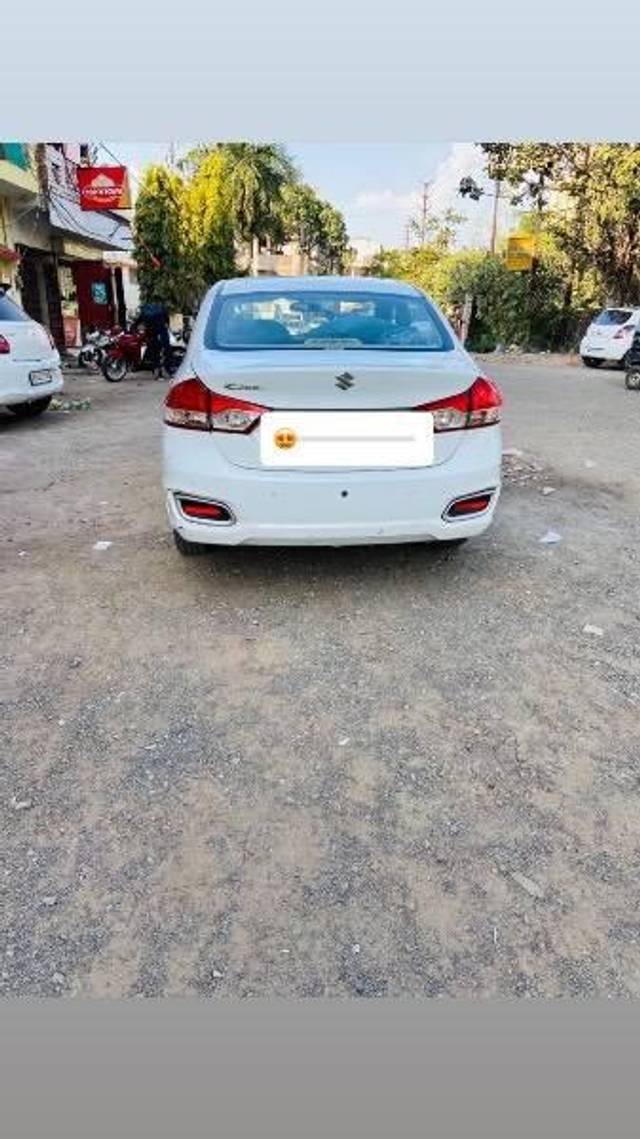 https://images10.gaadi.com/usedcar_image/4139915/original/processed_c0ace194-d01c-4260-8782-b06281ea030c.jpeg?imwidth=6401