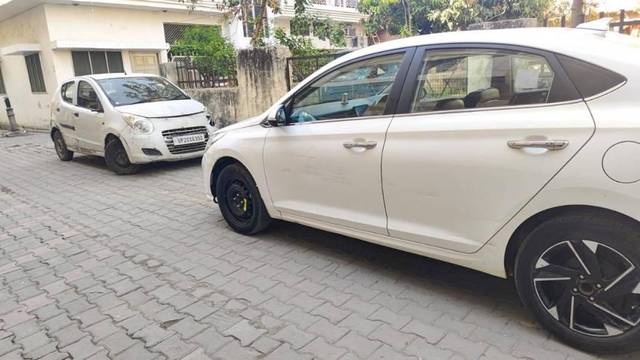 https://images10.gaadi.com/usedcar_image/4139990/original/processed_08b00585-7611-4159-8399-a32f95b2cbe4.jpg?imwidth=6402