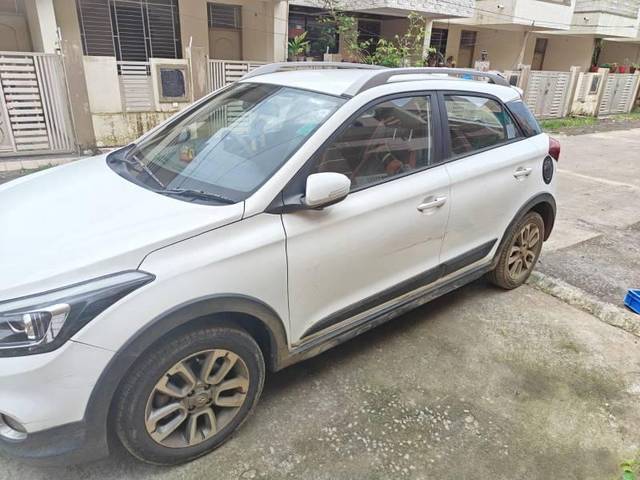 https://images10.gaadi.com/usedcar_image/4140050/original/processed_fb8c8974-c60a-476b-bd45-558f817f233d.jpg?imwidth=6402