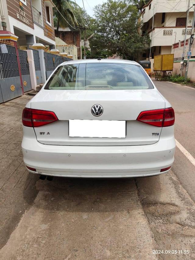 https://images10.gaadi.com/usedcar_image/4140394/original/processed_ca62a70a73dc89a3f4b442905b410382.jpg?imwidth=6401