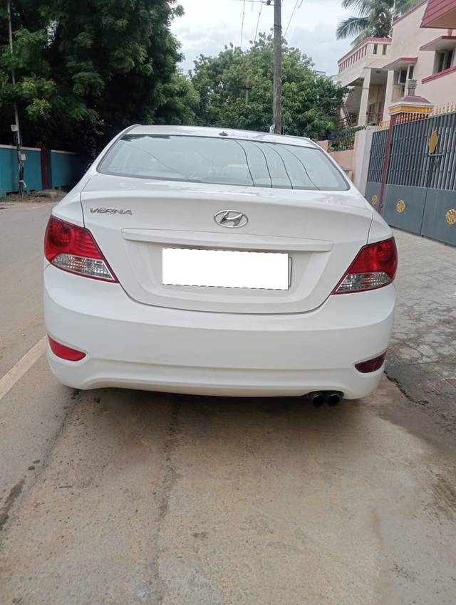 https://images10.gaadi.com/usedcar_image/4140405/original/processed_4798f4a2481850acb7ab67c9059bc882.jpg?imwidth=6401