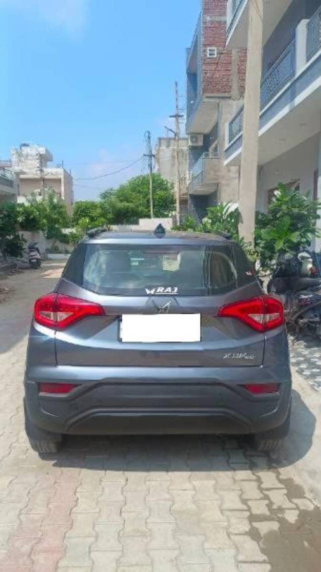 https://images10.gaadi.com/usedcar_image/4140450/original/processed_36016d17-c170-447b-87bf-60eab75110bb.jpg?imwidth=6401