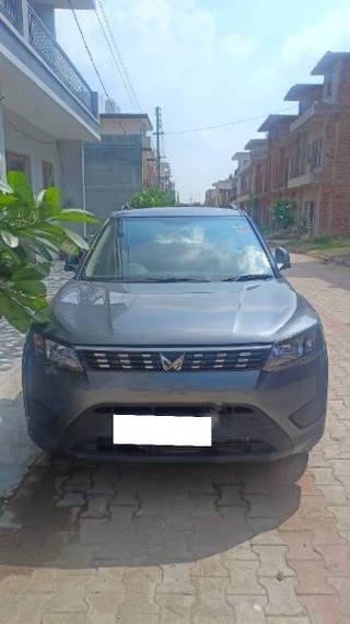 Mahindra XUV300 Mahindra XUV300 W6 Diesel