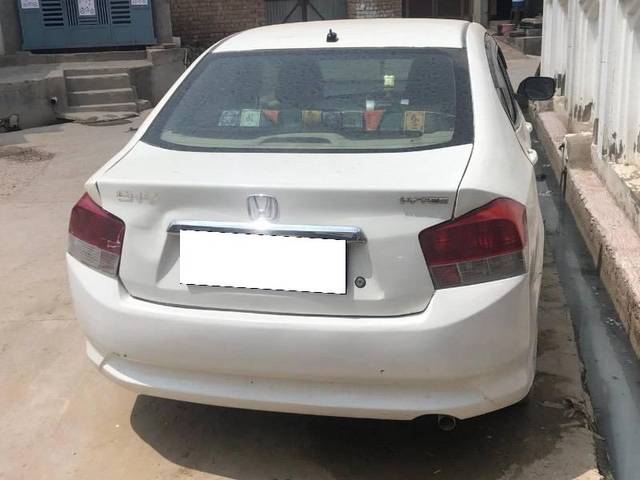 https://images10.gaadi.com/usedcar_image/4140483/original/processed_c94e9df1-1596-4468-93cd-c06020f275fa.jpg?imwidth=6401