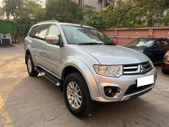 https://images10.gaadi.com/usedcar_image/4140522/original/processed_d7563b1818c428bc0dfea2fa31a65bcb.jpg?imwidth=6400