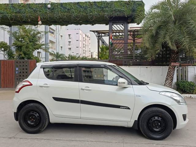 https://images10.gaadi.com/usedcar_image/4140585/original/processed_705c5bd9f67fc13ccda010f182f0d785.jpg?imwidth=6401