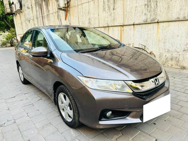 https://images10.gaadi.com/usedcar_image/4140596/original/processed_f9fd79be09157f07ff9b8bda1c899591.jpg?imwidth=6400