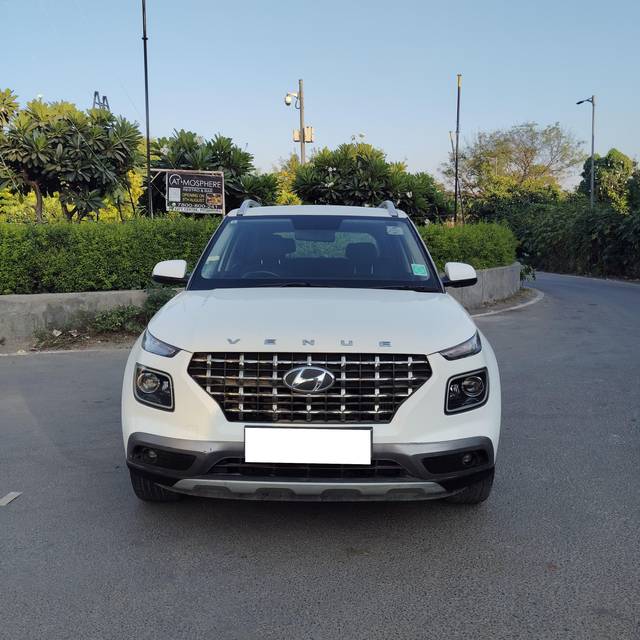 https://images10.gaadi.com/usedcar_image/4140603/original/processed_12cd823b981564d7c7d1f0ae7bceafcd.jpg?imwidth=6400