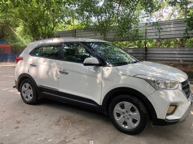 https://images10.gaadi.com/usedcar_image/4140620/original/cbe82d9946e048cc37d82b09be99ea85.jpg?imwidth=6400