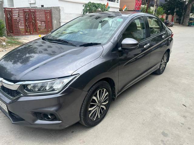 https://images10.gaadi.com/usedcar_image/4140624/original/0605157bd71e8d39e5d5416f1b50fbe0.jpg?imwidth=6400