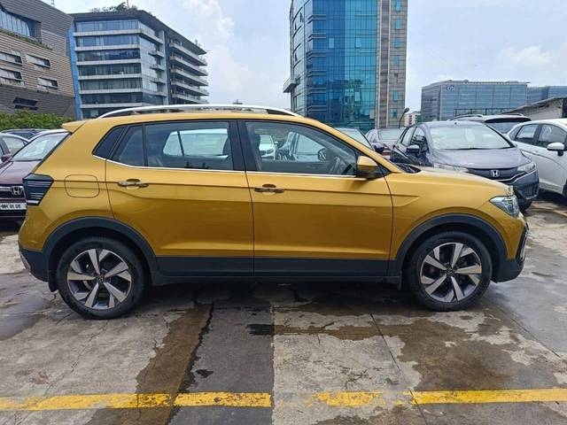 https://images10.gaadi.com/usedcar_image/4140632/original/processed_cbd7f9585bbbde8a5a798cabf441e962.jpg?imwidth=6401