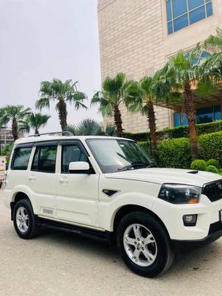 Mahindra Scorpio 2014-2022 Mahindra Scorpio S8 7 Seater