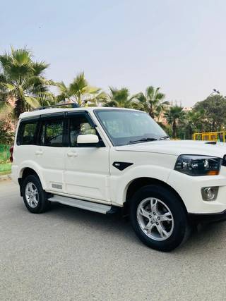 Mahindra Scorpio 2014-2022 Mahindra Scorpio S5 BSIV