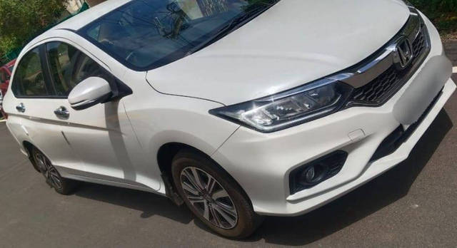 https://images10.gaadi.com/usedcar_image/4140905/original/cc7072ff00a8c99190b8eb21187eca6c.png?imwidth=6400