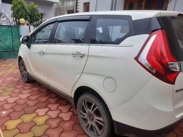 https://images10.gaadi.com/usedcar_image/4140975/original/processed_504f2a81-a193-478b-a0eb-faad91947d66.jpg?imwidth=6401