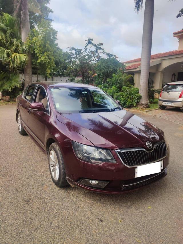 https://images10.gaadi.com/usedcar_image/4141009/original/processed_3e9c239ef8e940ef55074bac7789c1d6.jpg?imwidth=6400