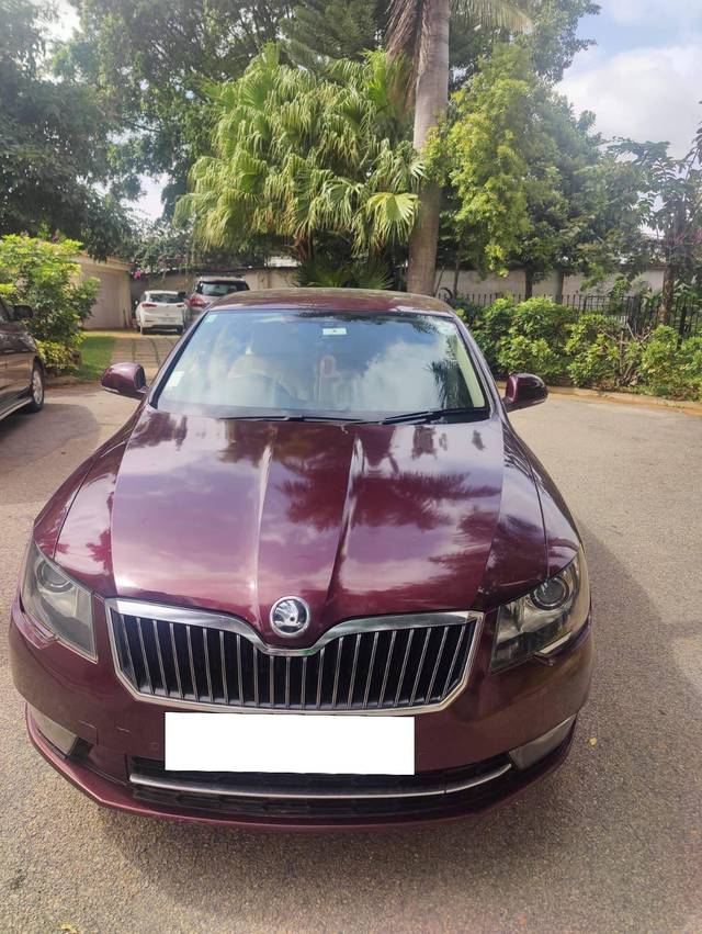 https://images10.gaadi.com/usedcar_image/4141009/original/processed_5973eed9342b3850964a6988345c4dc3.jpg?imwidth=6402