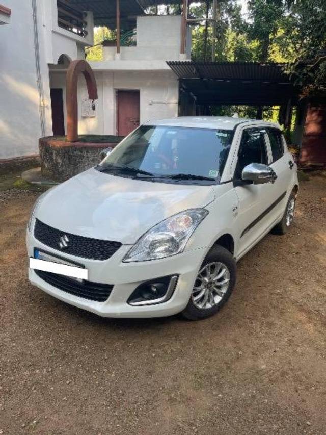 https://images10.gaadi.com/usedcar_image/4141057/original/processed_32547147-d9d7-490a-8f95-cee13154fa97.jpeg?imwidth=6401