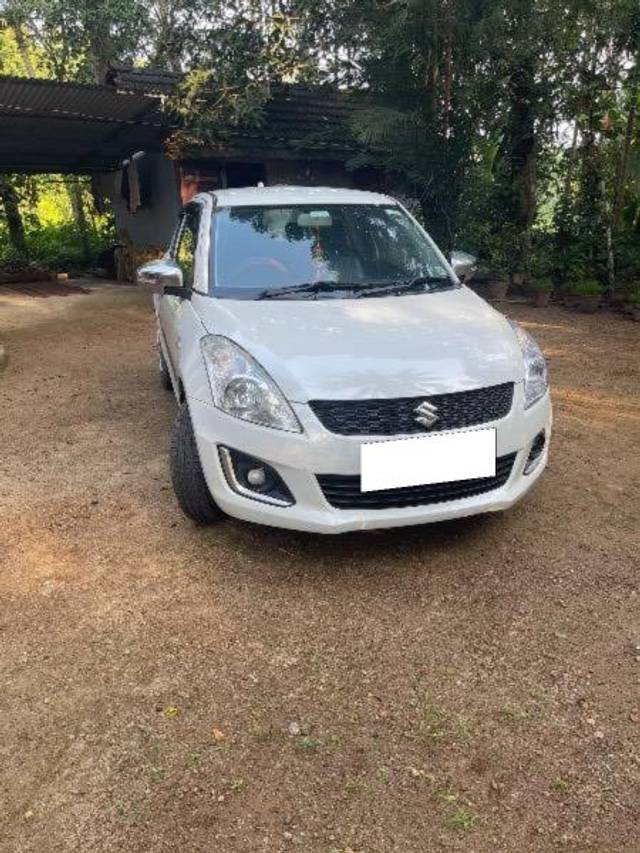 https://images10.gaadi.com/usedcar_image/4141057/original/processed_de73b4c0-c8bb-4071-b3a0-d4b9b1ce06a1.jpeg?imwidth=6400