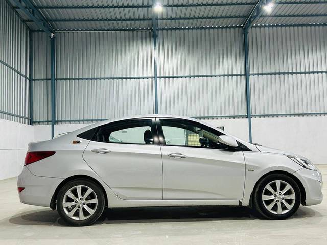 https://images10.gaadi.com/usedcar_image/4141153/original/processed_afe210d9d029dfc463c40d7e722d5355.jpg?imwidth=6401