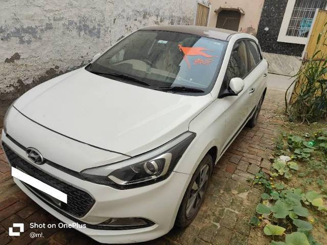 https://images10.gaadi.com/usedcar_image/4141212/original/processed_21b1744d-cba4-46b1-942f-9485cf36779b.jpg?imwidth=6400