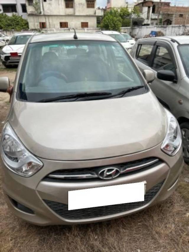 https://images10.gaadi.com/usedcar_image/4141246/original/processed_772c2bb2-c8a9-4620-b223-9c10dc1cf226.jpg?imwidth=6400