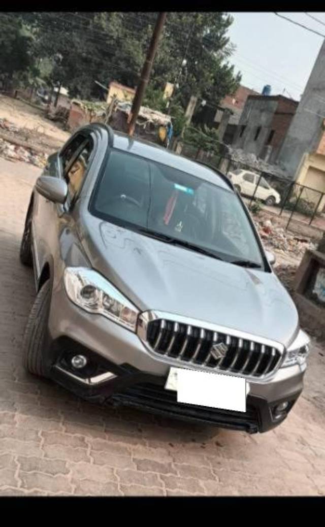 https://images10.gaadi.com/usedcar_image/4141321/original/processed_66c786f3-a450-46ad-9173-0a620e50a4b8.jpg?imwidth=6400