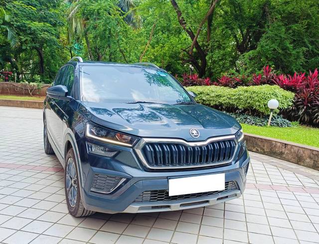 https://images10.gaadi.com/usedcar_image/4141339/original/processed_061c209644fa149d861406be48e52e22.jpg?imwidth=6400