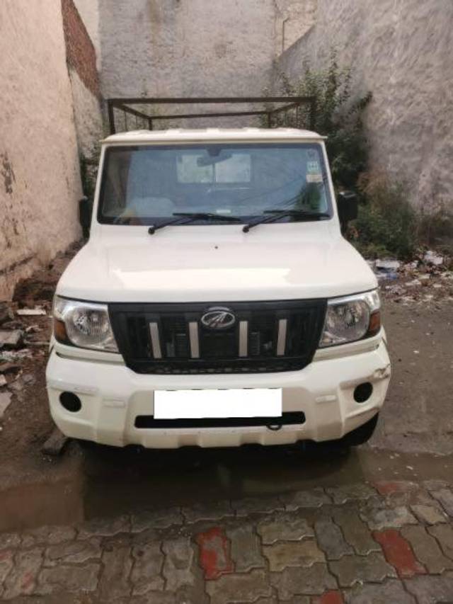 https://images10.gaadi.com/usedcar_image/4141369/original/processed_35b0d42b-c8f0-47a5-b582-b1c43e24e609.jpg?imwidth=6401