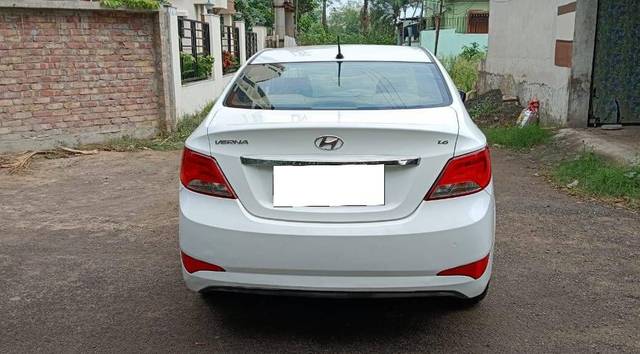 https://images10.gaadi.com/usedcar_image/4141480/original/processed_532db3e4d3d07835b24b45df04a1340e.jpg?imwidth=6402