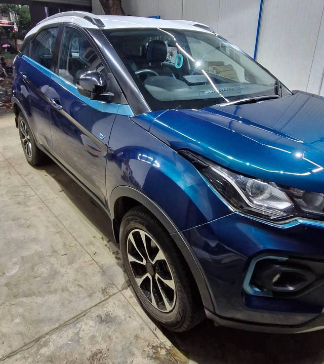 https://images10.gaadi.com/usedcar_image/4142025/original/processed_b321c1310c54b3fd854f66f7e8e938b4.jpg?imwidth=6402