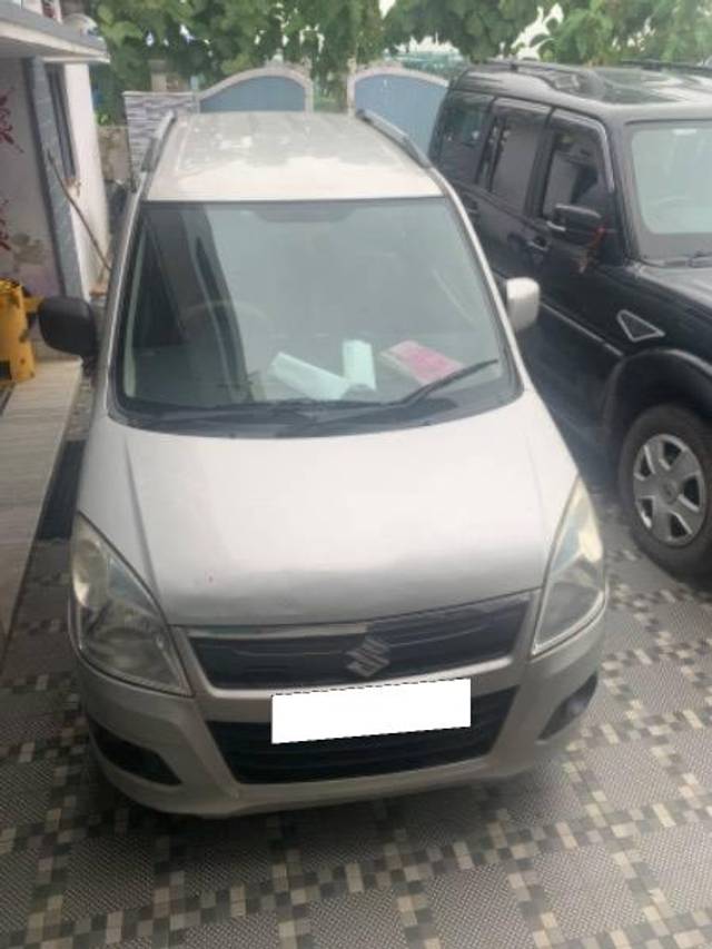 https://images10.gaadi.com/usedcar_image/4142096/original/processed_123b1488-1622-472c-a7f9-f9cff1755ba1.jpg?imwidth=6400