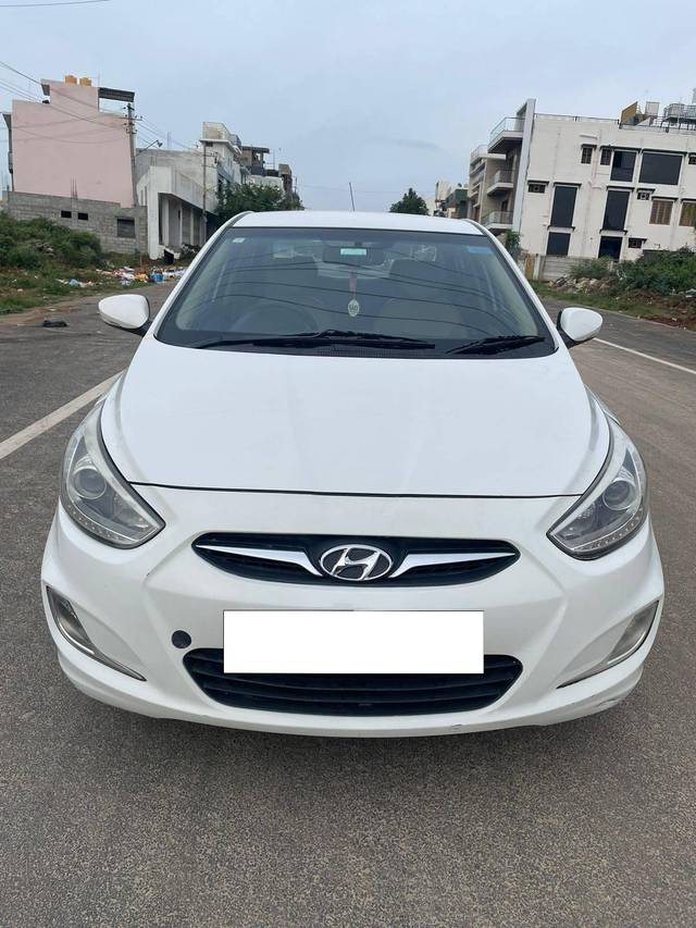 https://images10.gaadi.com/usedcar_image/4142186/original/processed_aba2219309af3fb95f770a01466de5ae.jpg?imwidth=6400