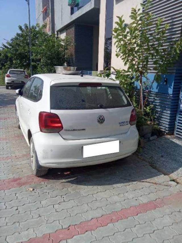 https://images10.gaadi.com/usedcar_image/4142206/original/processed_5b9454ef-fc4f-4376-b8ab-4dcab94785d2.jpg?imwidth=6401