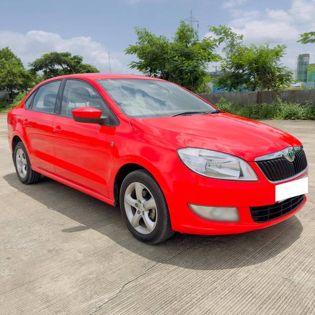 https://images10.gaadi.com/usedcar_image/4142262/original/processed_0435bc33ab8de6bb184a000a368ca991.jpg?imwidth=6400