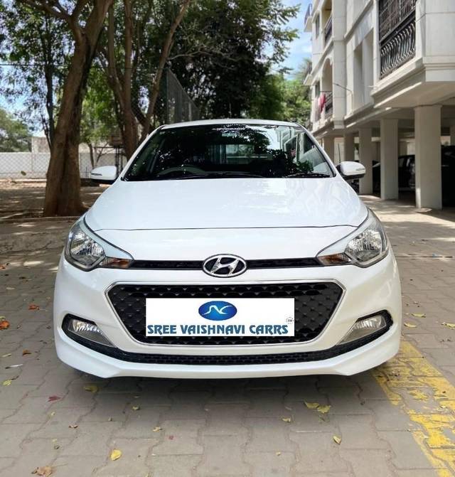 https://images10.gaadi.com/usedcar_image/4142477/original/processed_61c468cd3b64c92583cd7bd273050e9c.jpeg?imwidth=6400