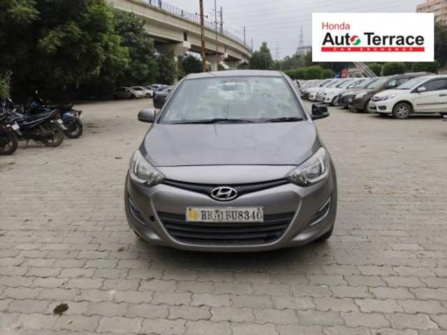 https://images10.gaadi.com/usedcar_image/4142493/original/9cb5f0cc2f80bf26d7e0869c1eaf3188.jpeg?imwidth=6400