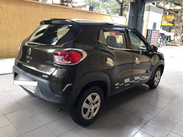 https://images10.gaadi.com/usedcar_image/4142504/original/processed_e8557b8a51b073b2c7a25ca98dc391a4.jpg?imwidth=6401