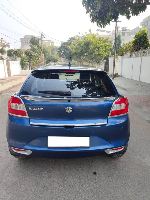 https://images10.gaadi.com/usedcar_image/4142585/original/processed_ec277c06a609e15a2e97623de2167e27.jpg?imwidth=6402