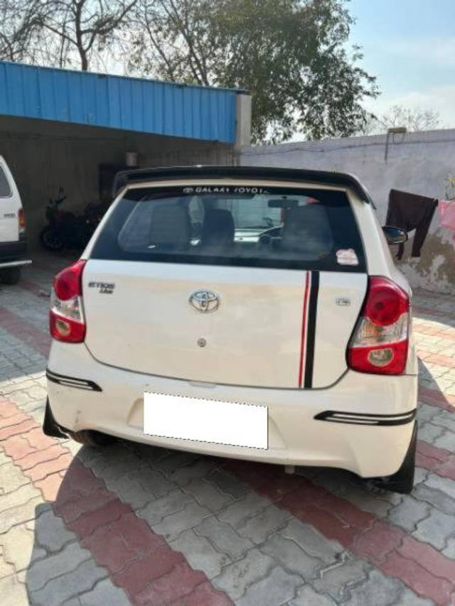 https://images10.gaadi.com/usedcar_image/4142684/original/processed_5602c531-c2ea-4736-9620-0d5155528cee.jpg?imwidth=6402